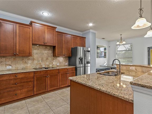 3rd image of 2332 Pickford Cir