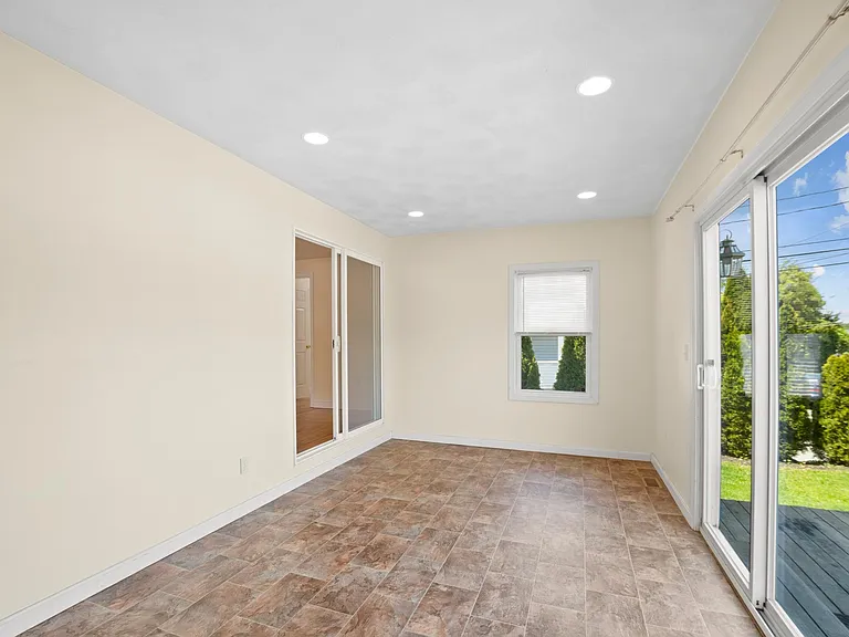 103 Bay View Ave — Photo 15