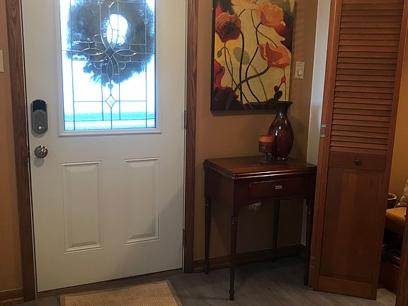 Backdoor/foyer to deck