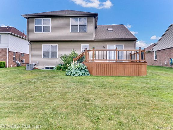 3rd image of 42202 Milton Dr