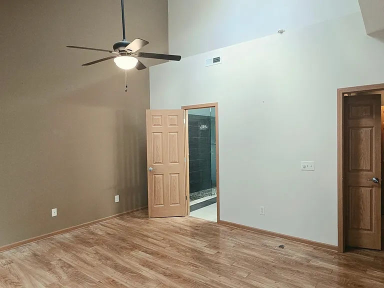 7223 Normanton Dr — Photo 28