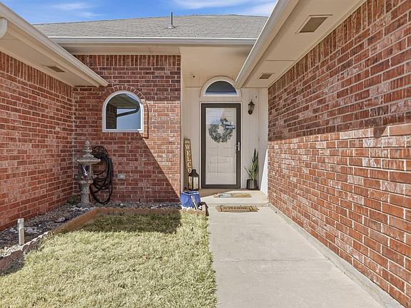 3rd image of 2805 SE 95th St