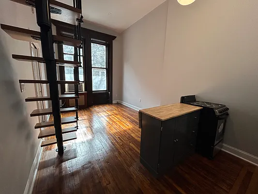 Rented by Prince Real Estate Associates LLC | media 13