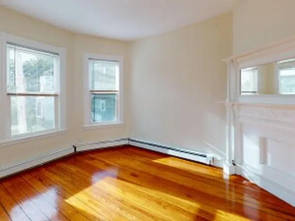 8 Sunset St, Roxbury Crossing, MA