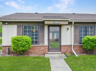 32811 Valley Dr, Warren, MI 48093