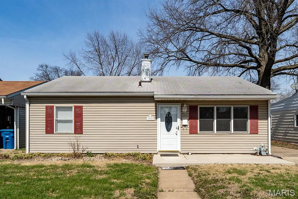 1917 Joy Ave photo 1