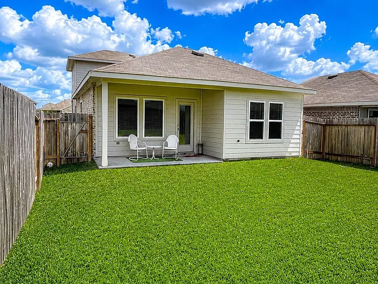 5710 Avalon Woods Dr — Photo 29
