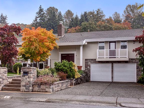 Updated! 4187Sf, 4Bd/2.75Ba