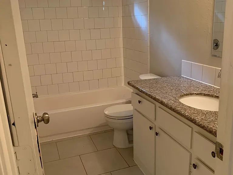 6519 Sloan St #4 — Photo 7