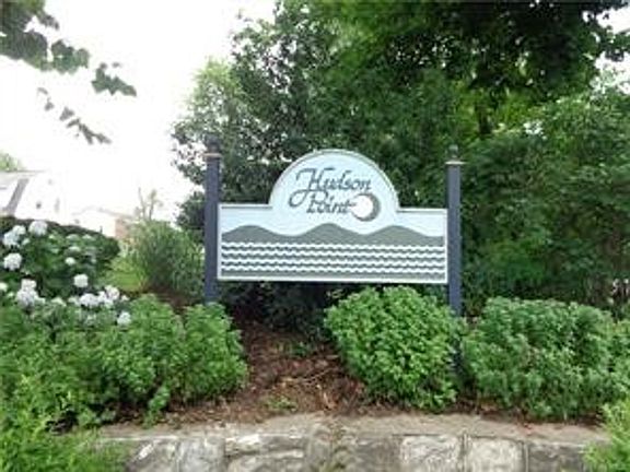 2nd image of 11 Hudson Point Ln