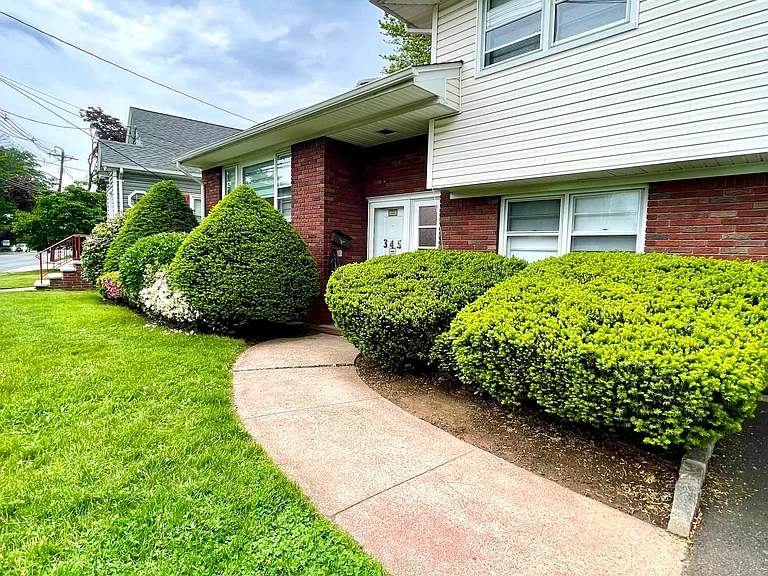 345 Raritan Rd — Photo 2
