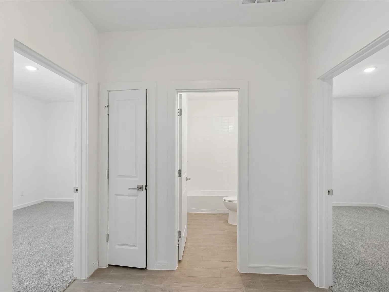 4 bed, 2.0 bath, 1827 sqft, $2,499 — Photo 3