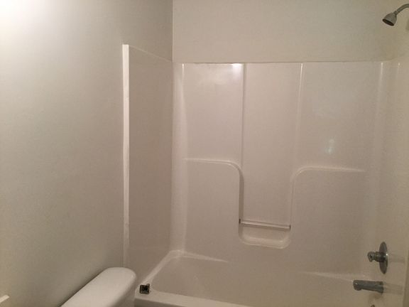 4th image of 328 Virginia Lee Blvd