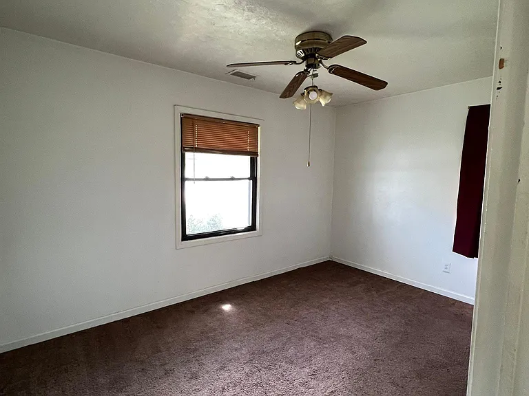 27107 Seyburn Ave — Photo 9