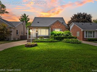 1511 N Silvery Ln, Dearborn, MI 48128