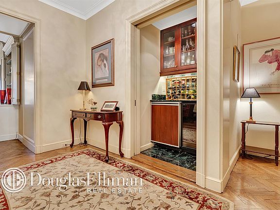 2nd image of 1 E 66th St APT 4G