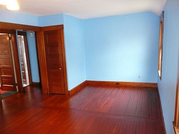 #10 Main Room