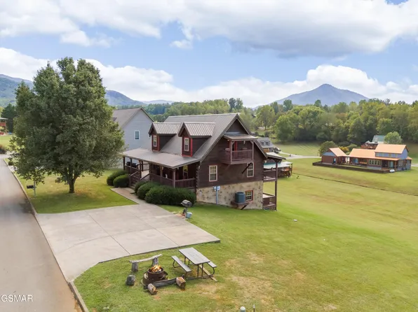 3441 Cove Meadows Dr, Sevierville, TN 37862