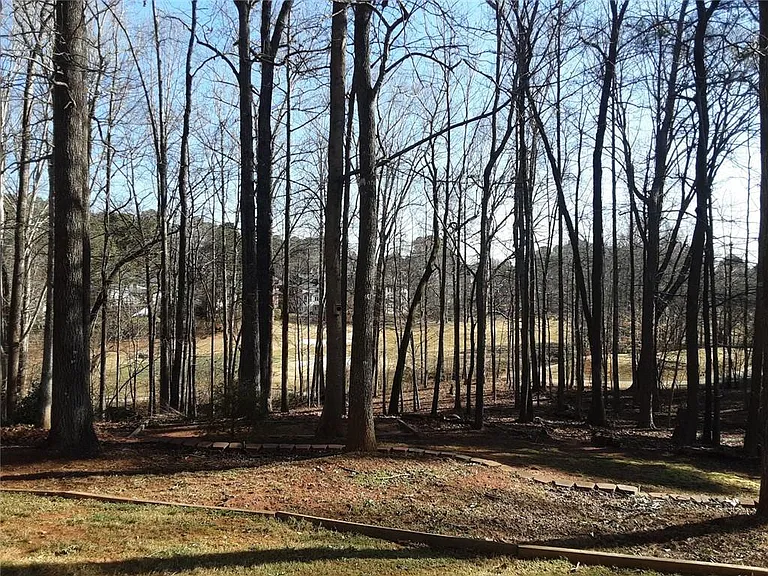 3885 Waterford Dr — Photo 36