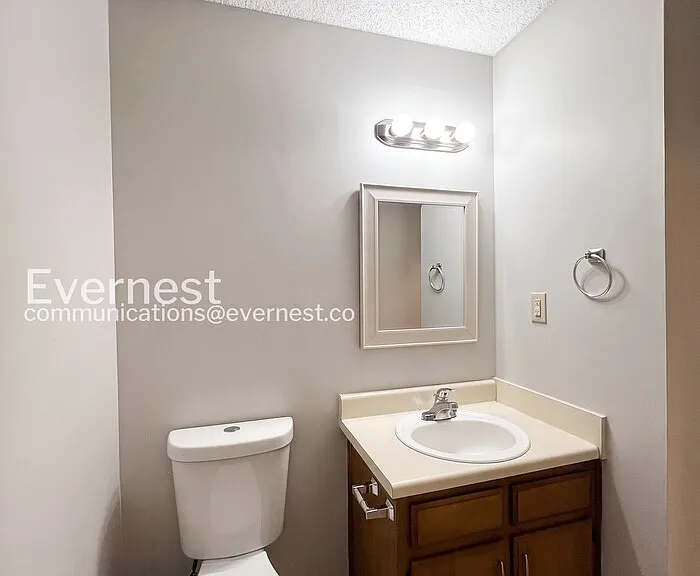 5565 Chapel Hill Dr — Photo 9