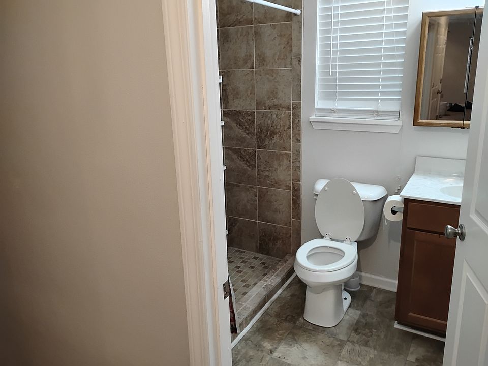 2nd image of 409 Hadley Ct