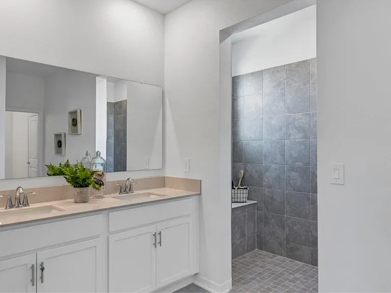 697 Peroni Ave — Photo 16