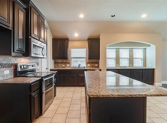 4th image of 506 Boulder Creek Dr