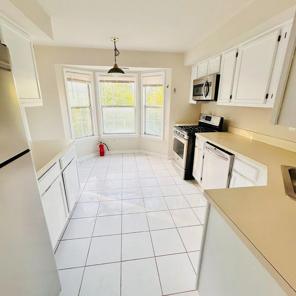 2 bed, 2.0 bath, 1258 sqft, $2,550 — Photo 4