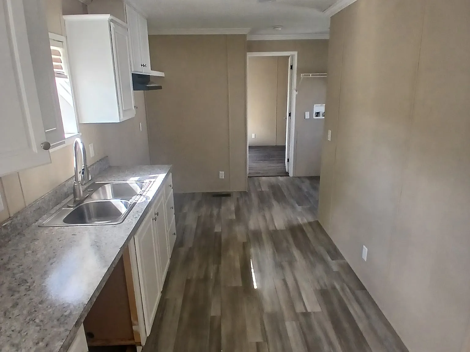 2 bed, 728 sqft, $945 — Photo 3