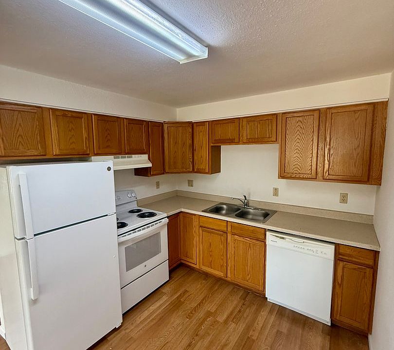 1st image of 2124 Arthur St APT 24