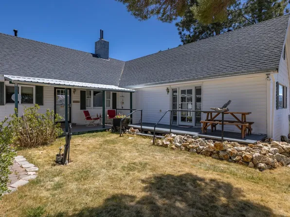 240 Sierra View Dr, Bridgeport, CA 93517