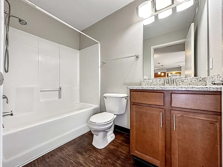Capitol Grove Apartments — Photo 14
