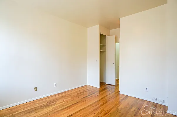 Rented by City Connections Realty | media 32