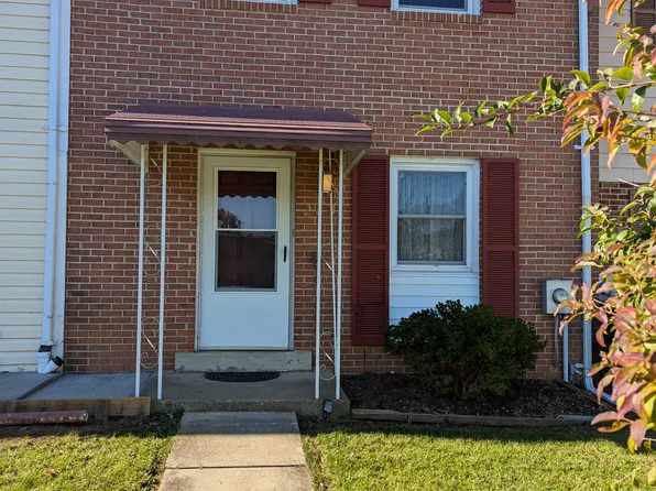 205 Queen Annes Ct, Hagerstown, MD 21740