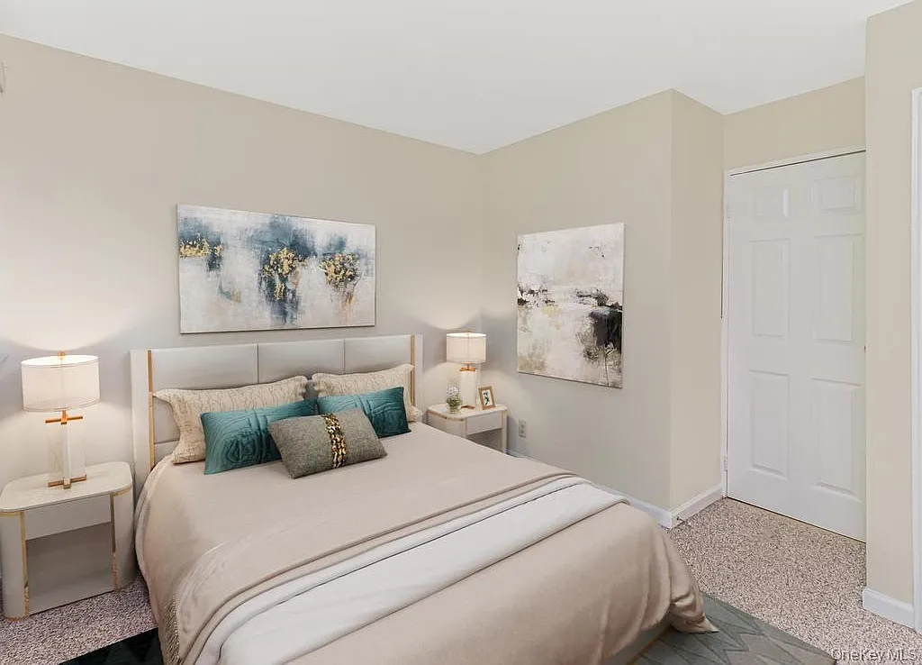 2 bed, 1.0 bath, 925 sqft, $2,050 — Photo 2