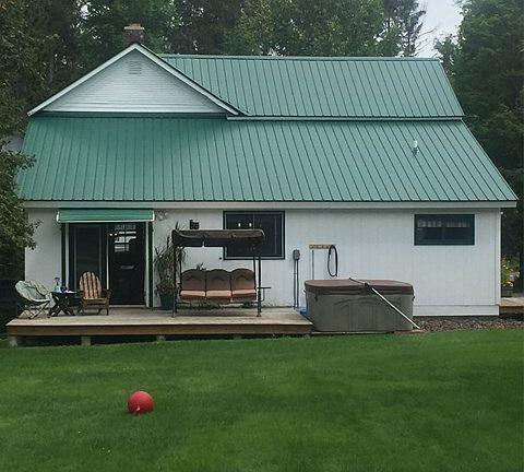 3rd image of 748 Saint Regis Ave
