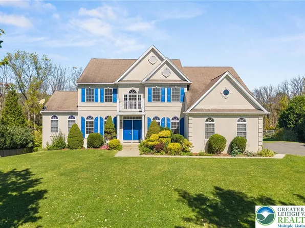 3411 Stone Gate Dr, Center Valley, PA 18034