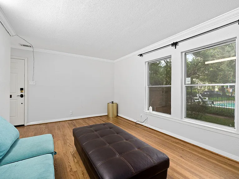 4018 Blue Bonnet Blvd #A — Photo 9