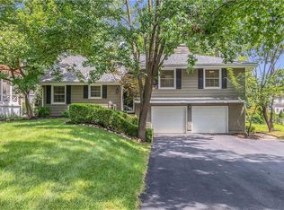 5551 Fairway Rd, Fairway, KS 66205