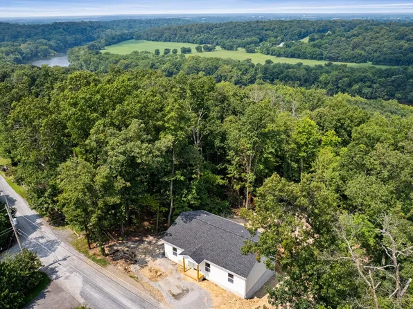 327 Red Bird Ln, Harpers Ferry, WV 25425