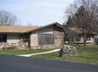 9028 Greenacre Ct, Greendale, WI 53129