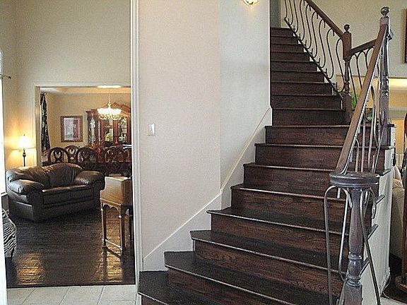 3rd image of 807 Clearwater Ln