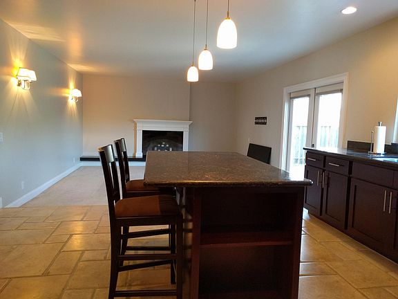 5th image of 1735 Beach Park Blvd