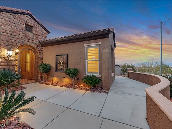 3rd image of 2175 Sandstone Cliffs Dr