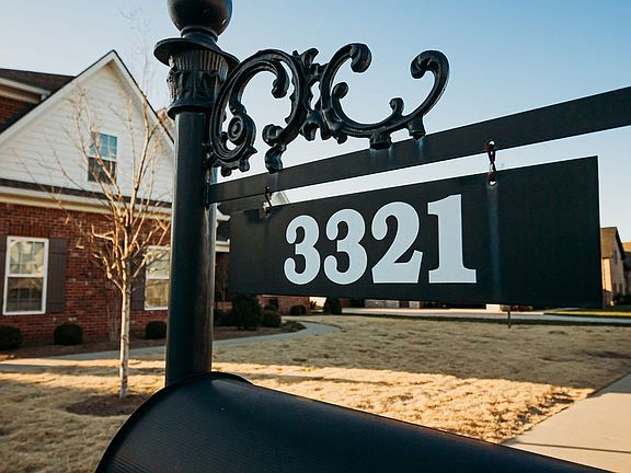 2nd image of 3321 Clovercroft Dr