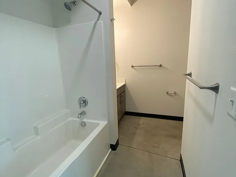 Wall Street Apartments — Photo 12