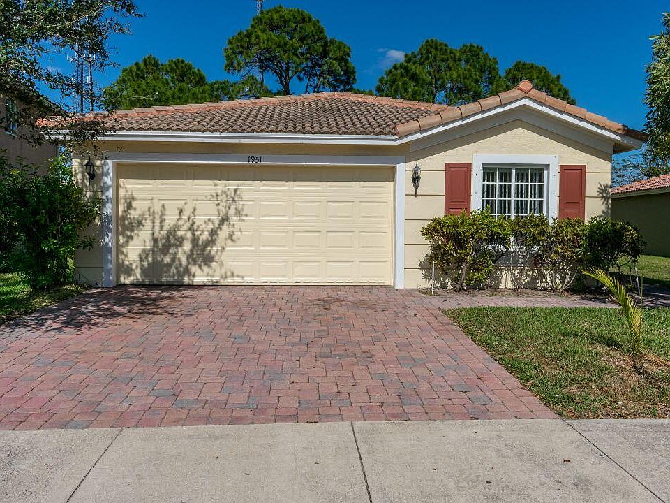 1st image of 1951 SW Newport Isles Boulevard