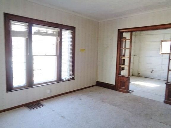 4th image of 356 Price St