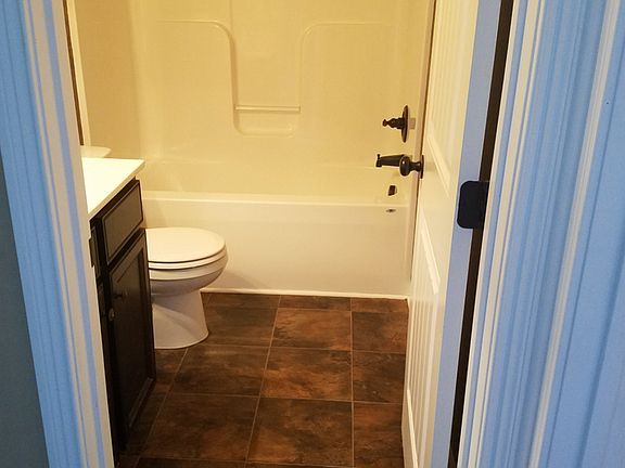 5th image of 501 Falkland Cir