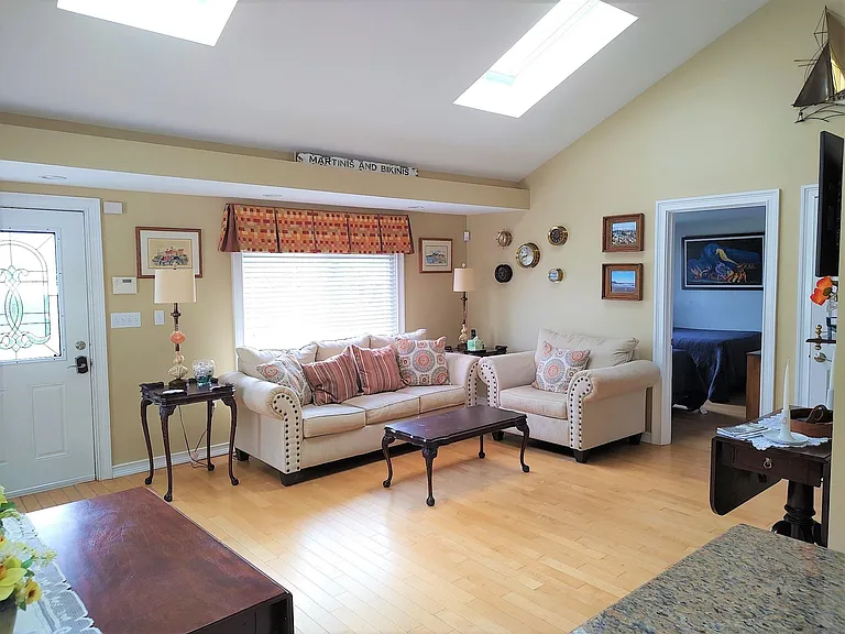 8 Cable Rd #8 — Photo 2